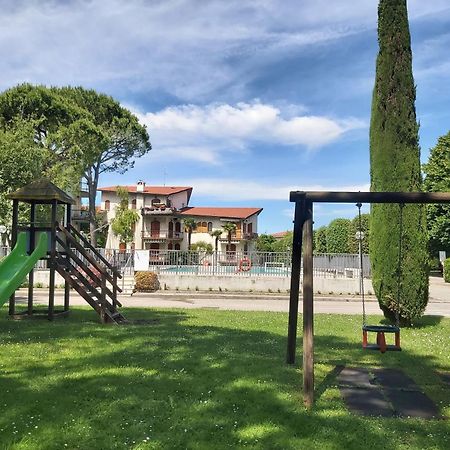 I Limoni Bilocale In Residence Con Piscina Пескиера дел Гарда Екстериор снимка