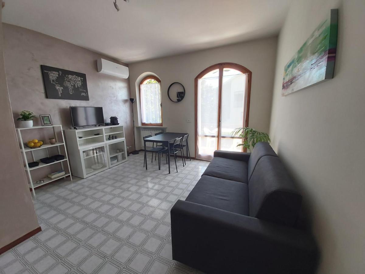 I Limoni Bilocale In Residence Con Piscina Пескиера дел Гарда Екстериор снимка
