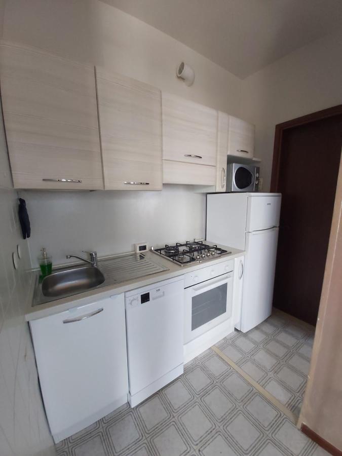 I Limoni Bilocale In Residence Con Piscina Пескиера дел Гарда Екстериор снимка