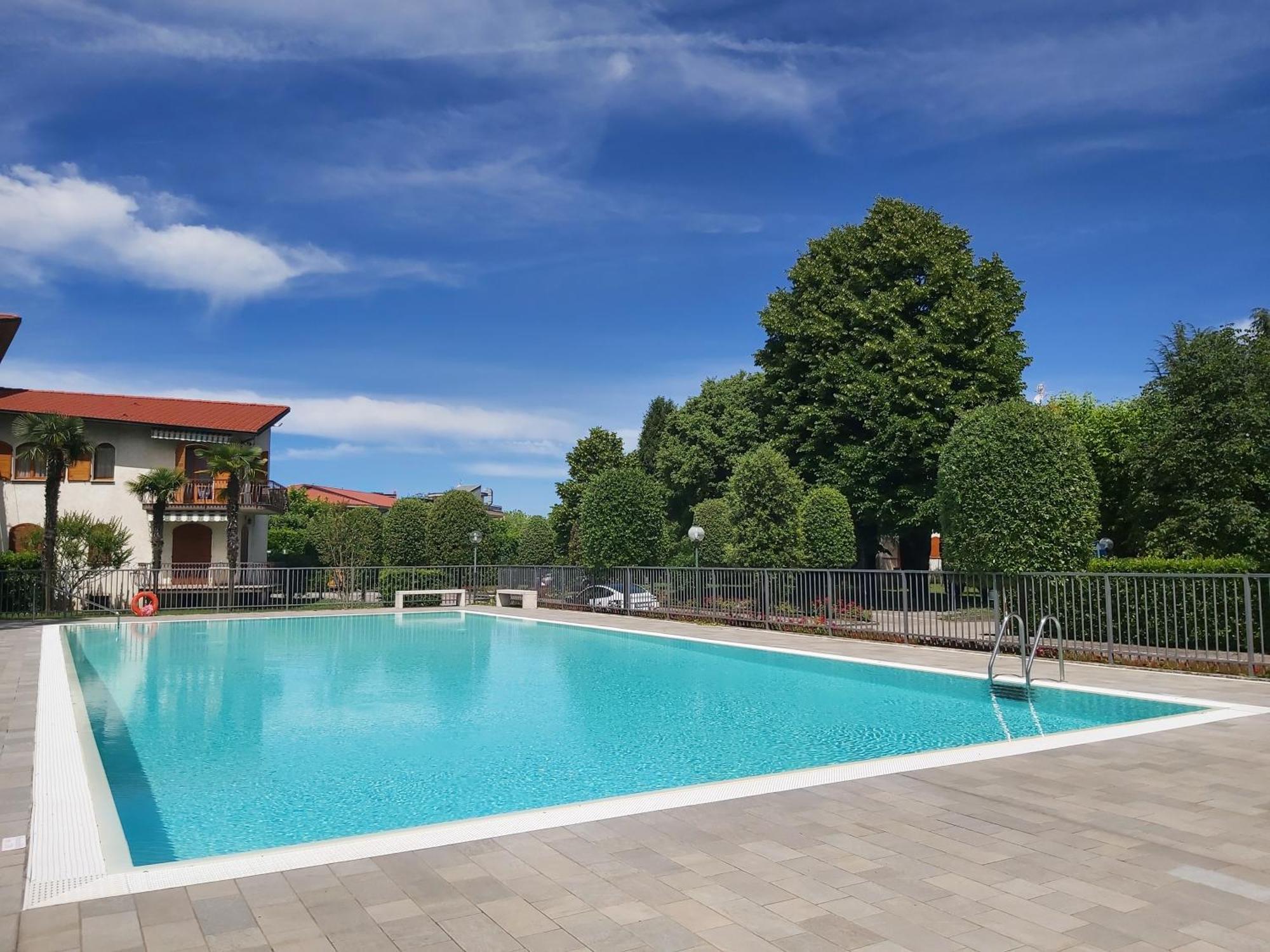 I Limoni Bilocale In Residence Con Piscina Пескиера дел Гарда Екстериор снимка