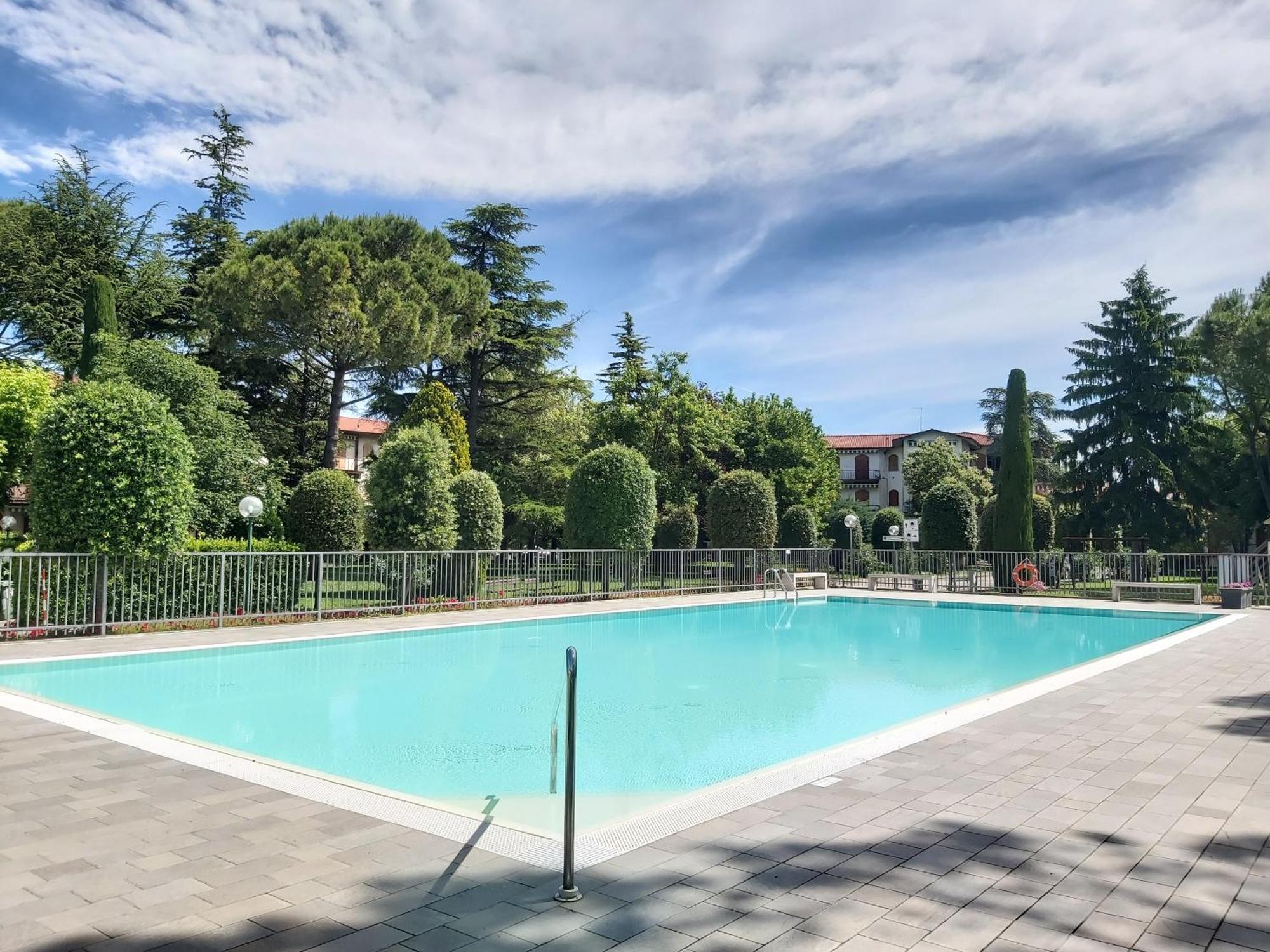I Limoni Bilocale In Residence Con Piscina Пескиера дел Гарда Екстериор снимка